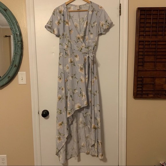 EUC Promesa Floral Wrap Dress Size Medium - Picture 5 of 13